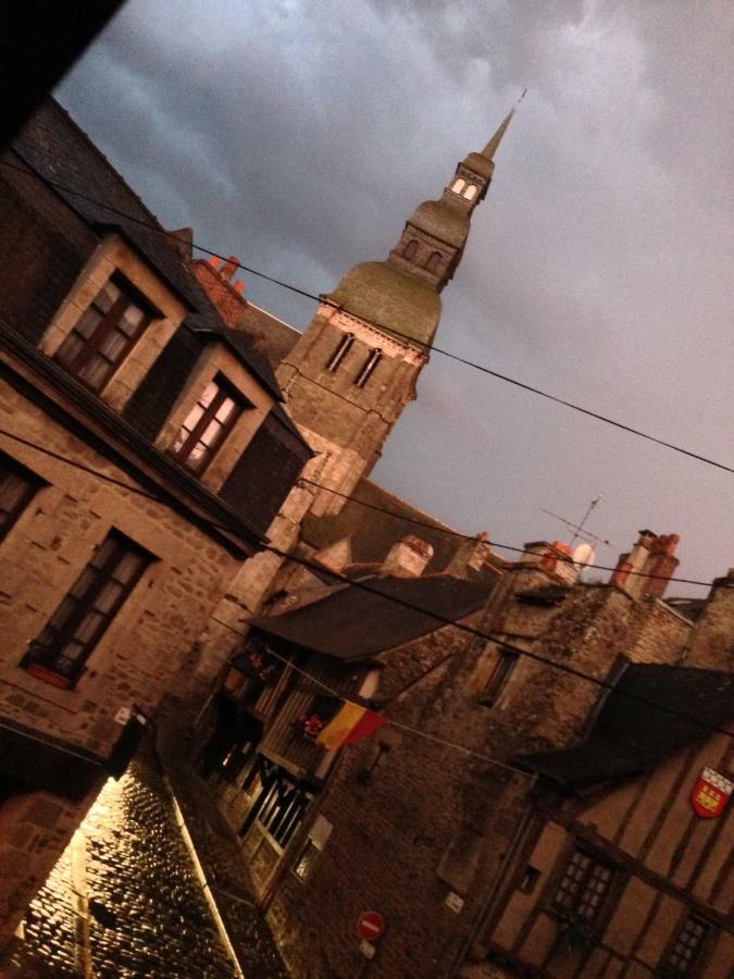 La Re-Naissance Villa Dinan Exteriör bild